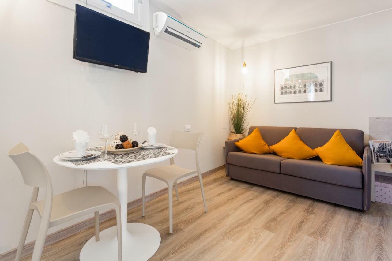 Piazzetta Palladio Romantic Studio Apartment Vicenza Bagian luar foto